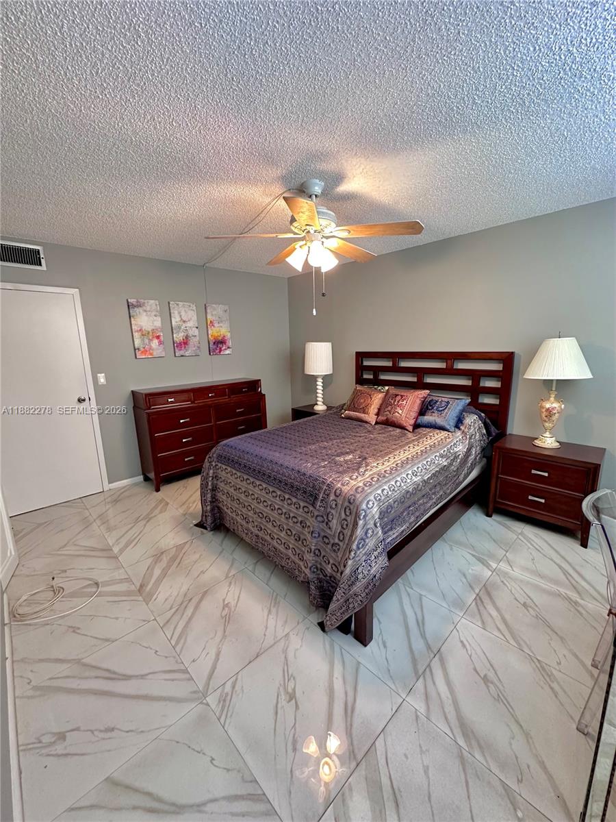 2800 Somerset Drive 403j Property Photo 2