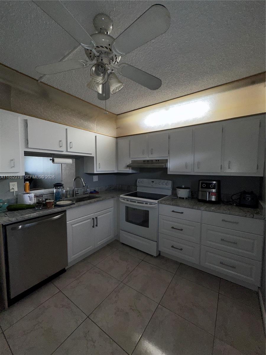 2800 Somerset Drive 403j Property Photo 8