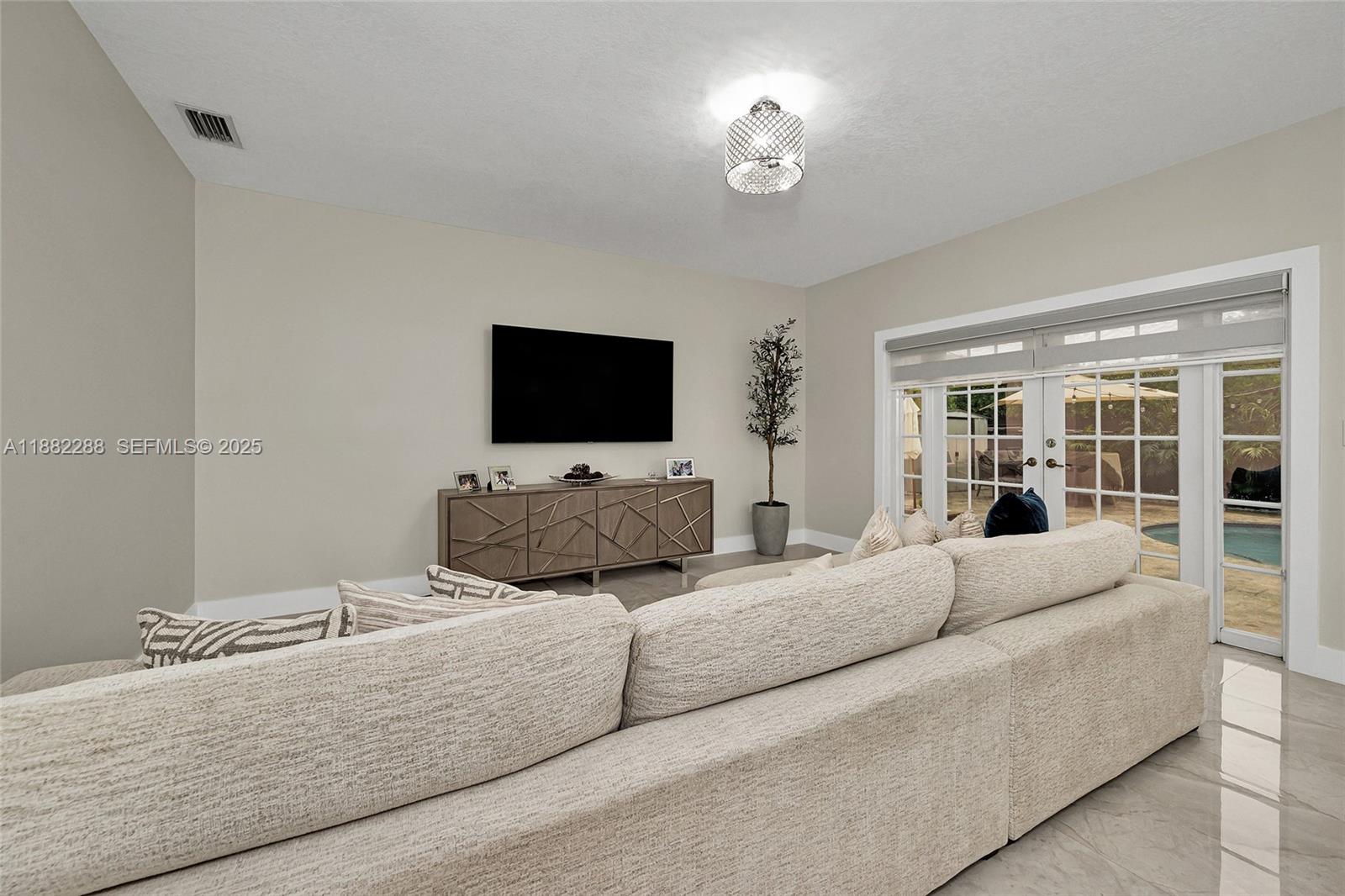 1385 Sw 143rd Court Property Photo 18