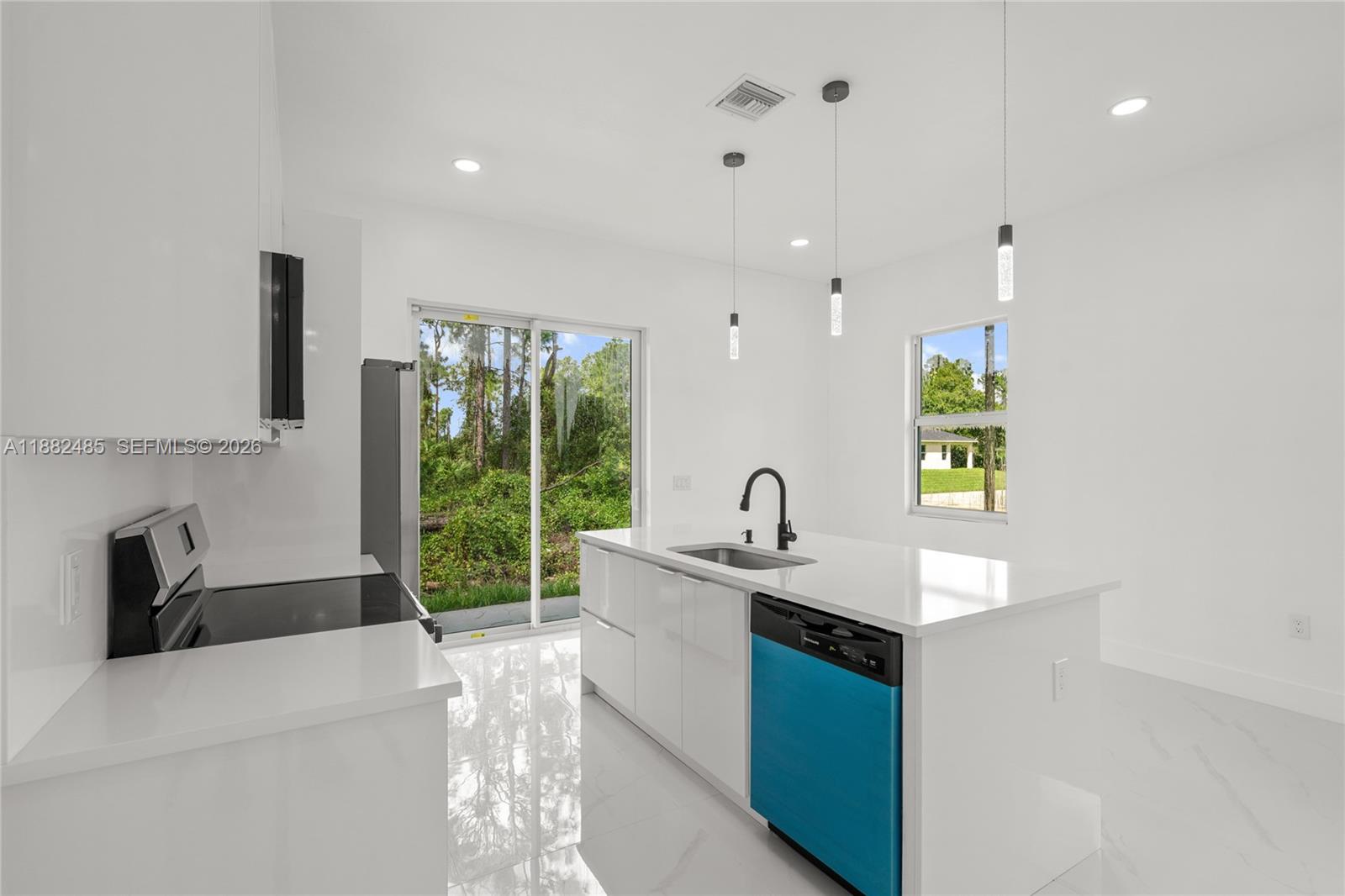 936 Anthony E Property Photo 7