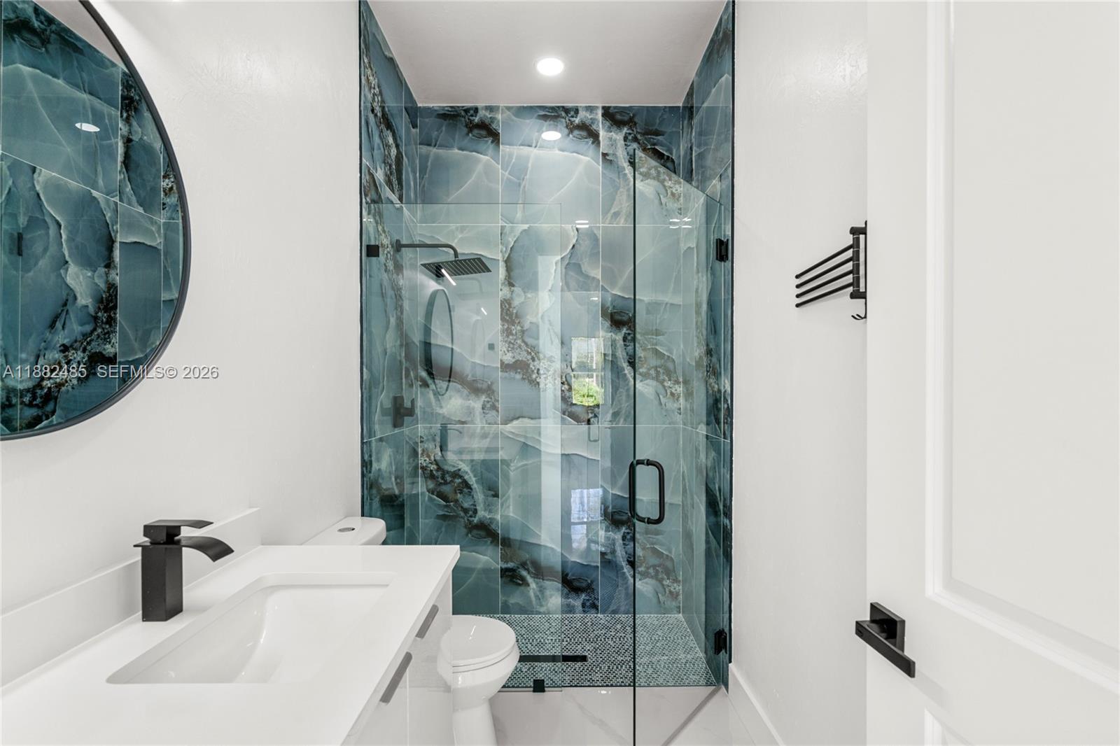 936 Anthony E Property Photo 8