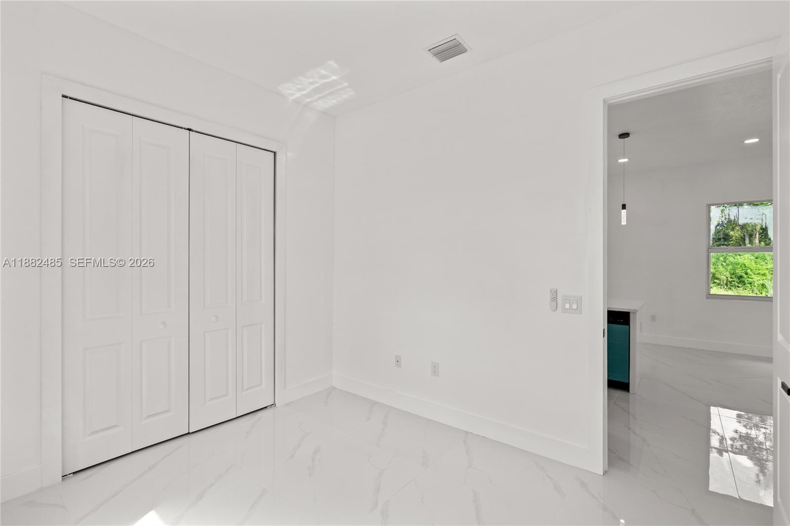 936 Anthony E Property Photo 10