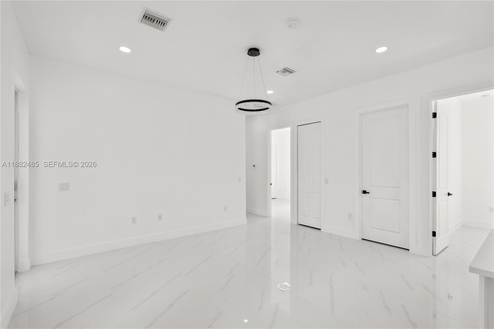 936 Anthony E Property Photo 13