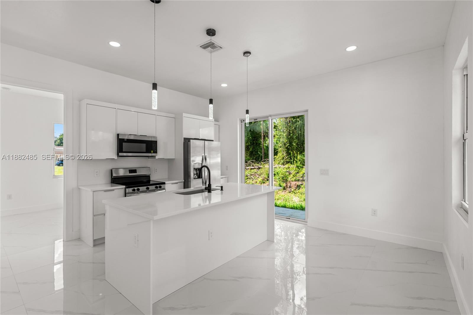 936 Anthony E Property Photo 15