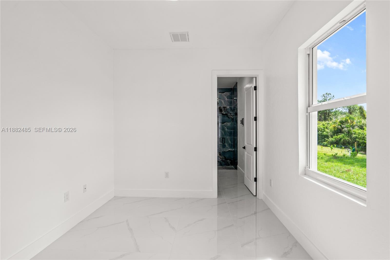 936 Anthony E Property Photo 22