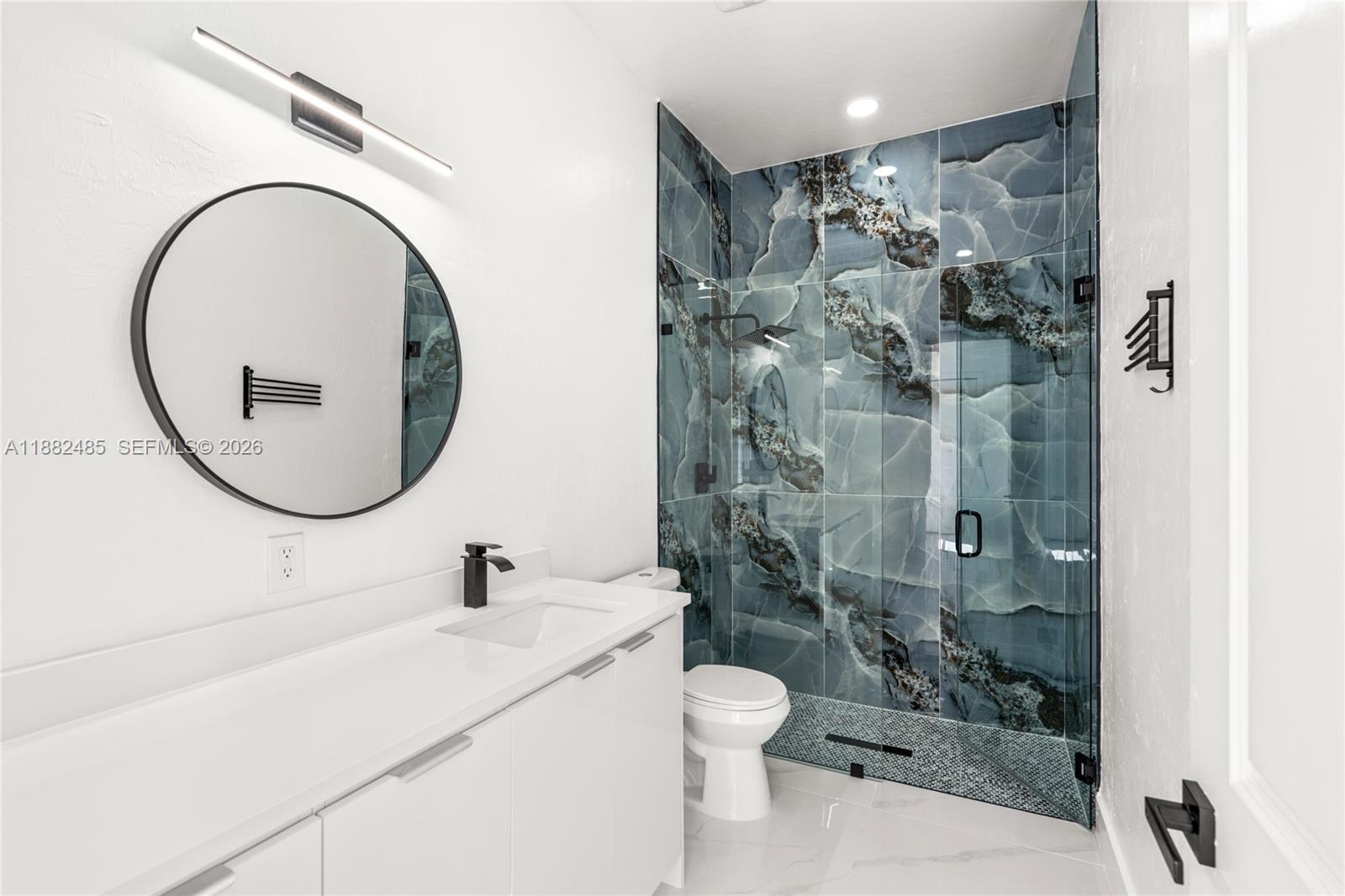 936 Anthony E Property Photo 23