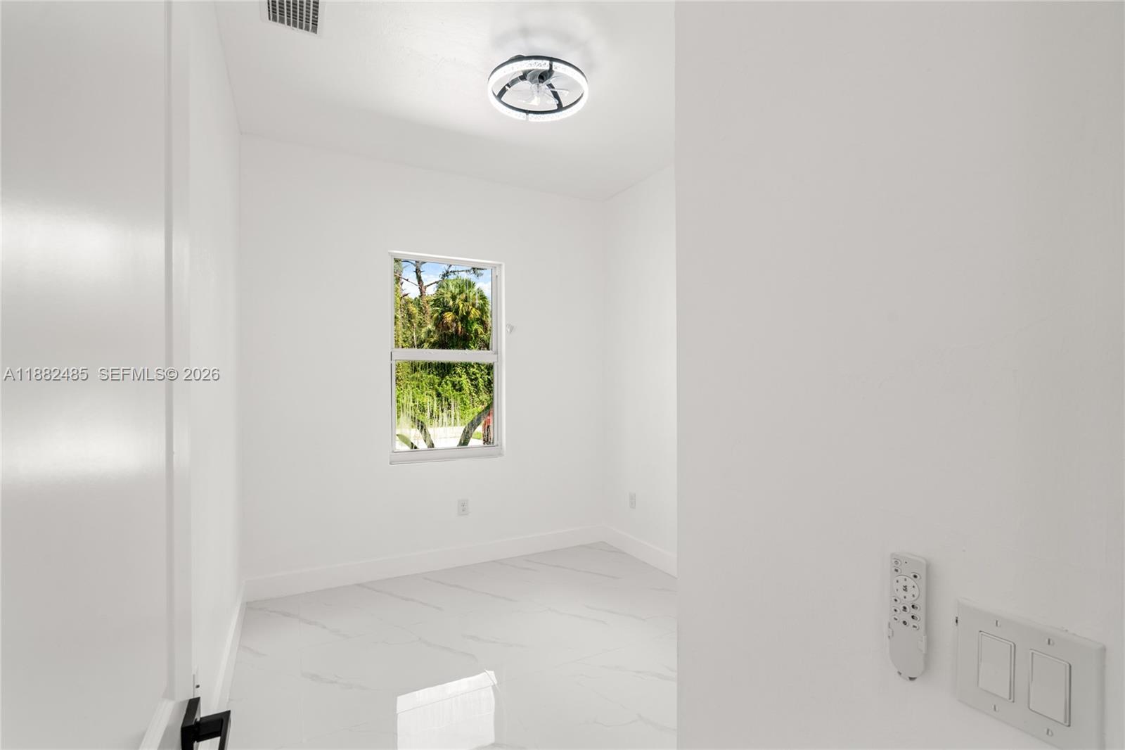 936 Anthony E Property Photo 25