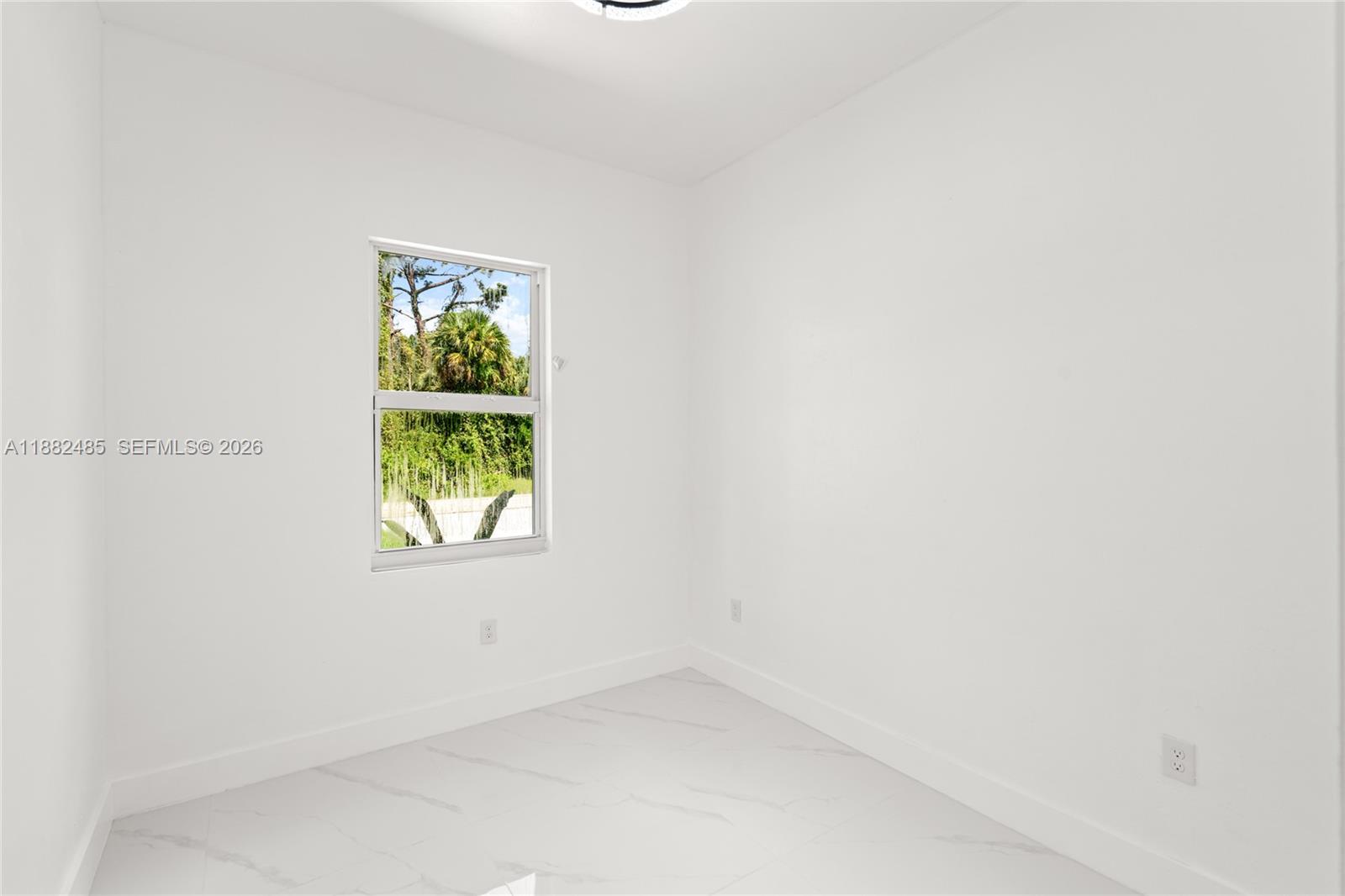 936 Anthony E Property Photo 26