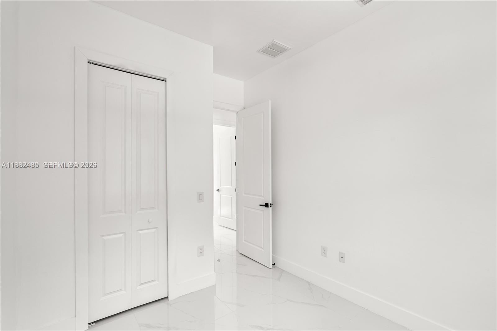 936 Anthony E Property Photo 27