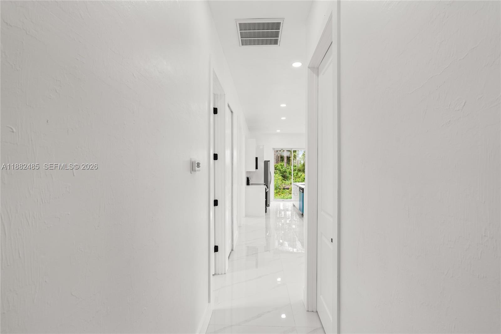 936 Anthony E Property Photo 29