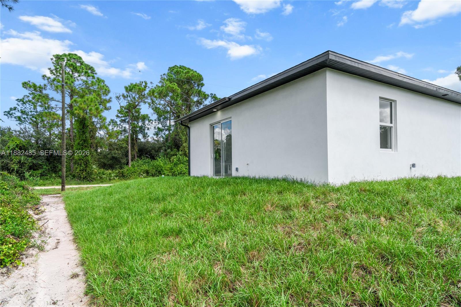 936 Anthony E Property Photo 32