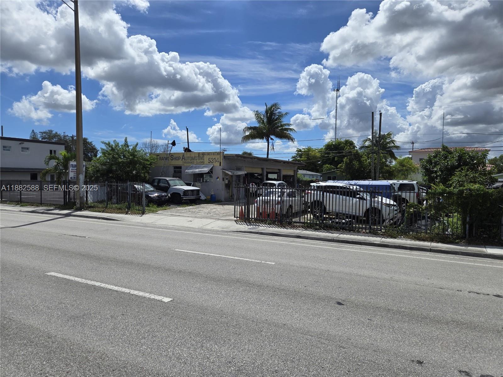 5314 Pembroke Road Property Photo 1