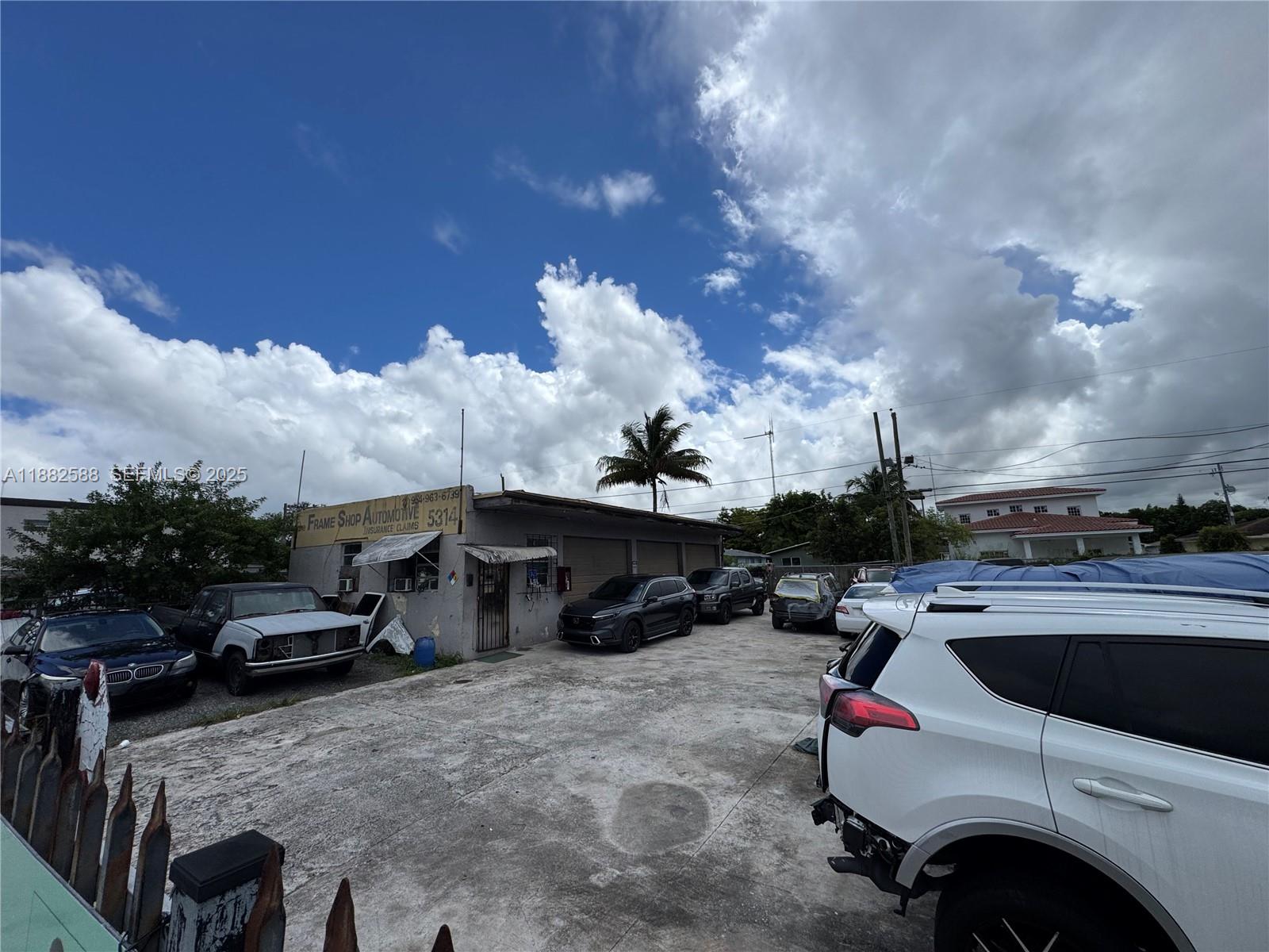 5314 Pembroke Road Property Photo 17