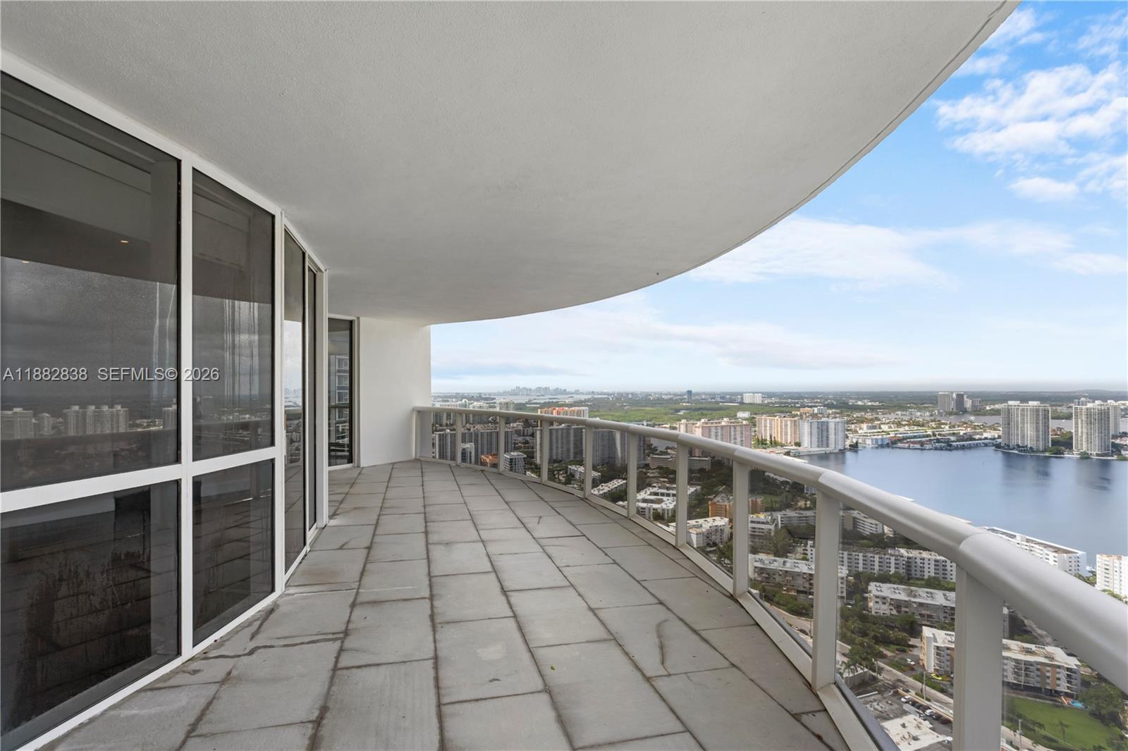 18201 Collins Avenue 5301 Property Photo 7