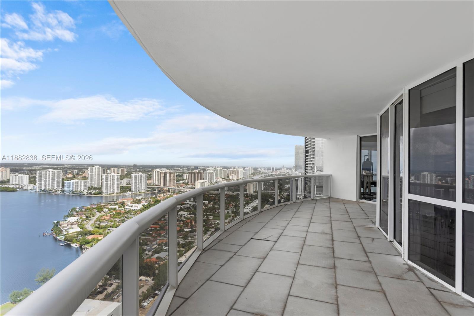 18201 Collins Avenue 5301 Property Photo 9