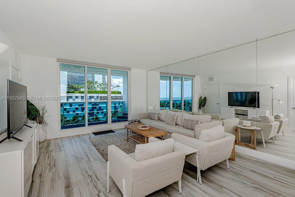 A11882943 Property Photo 24