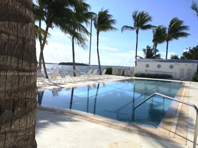 A11883714 Property Photo 2