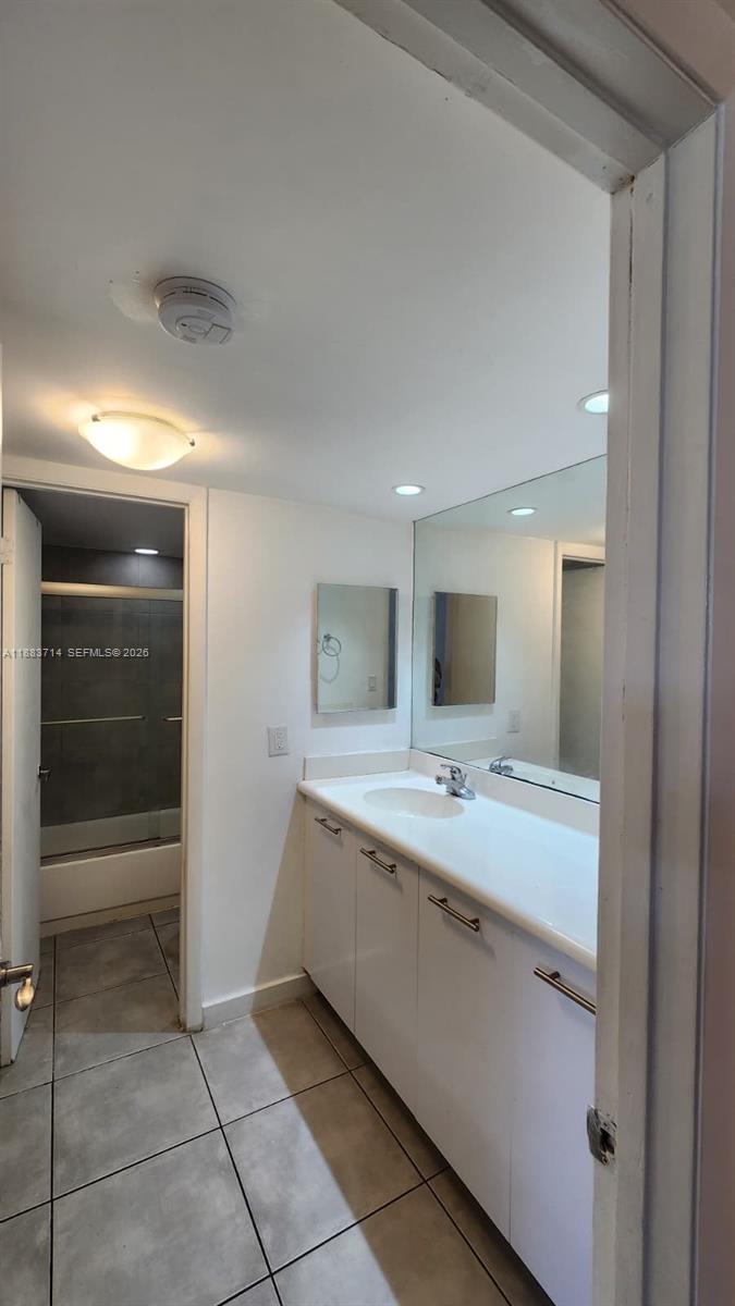 A11883714 Property Photo 18