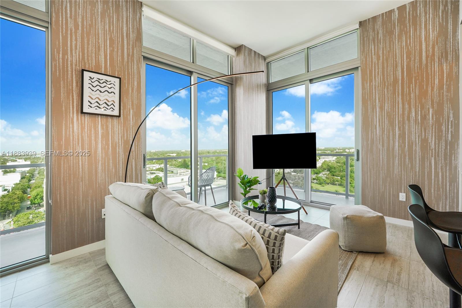 A11883939 Property Photo 3