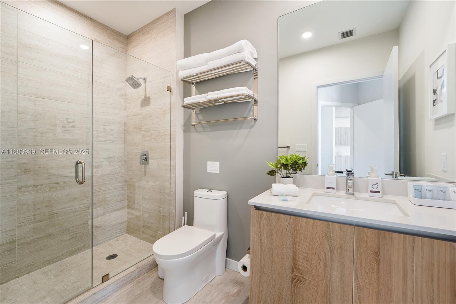 A11883939 Property Photo 8