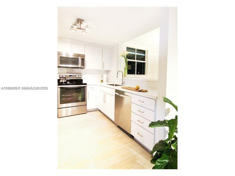 1250 S Miami Avenue 901 Property Photo 5