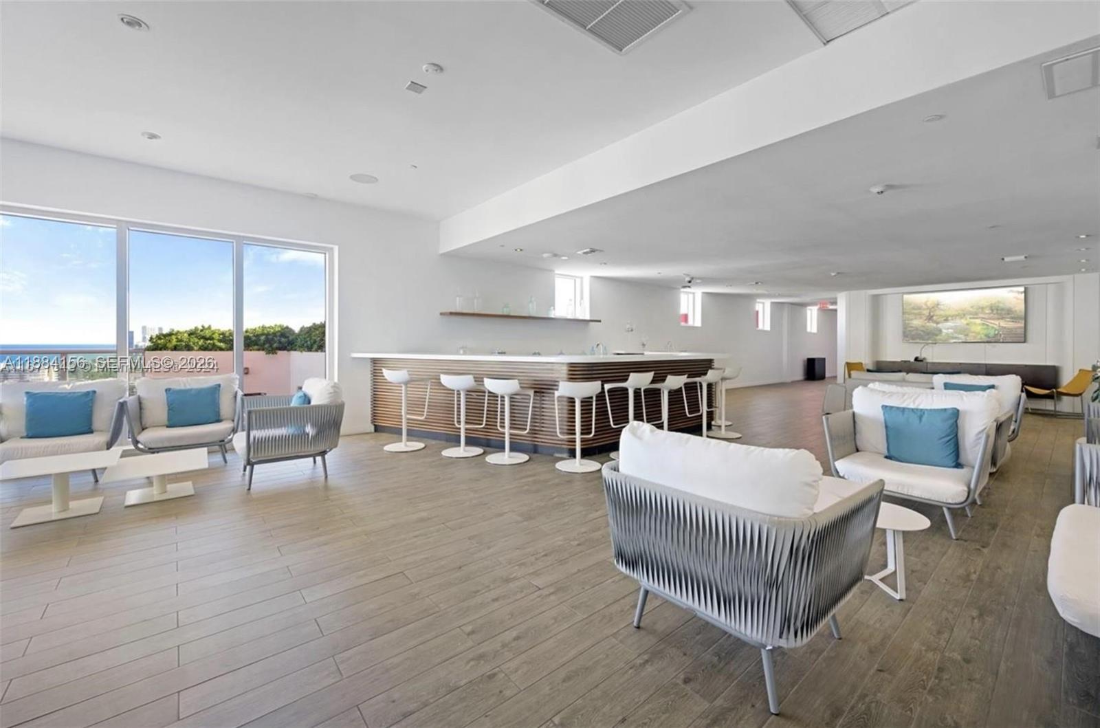 A11884156 Property Photo 9
