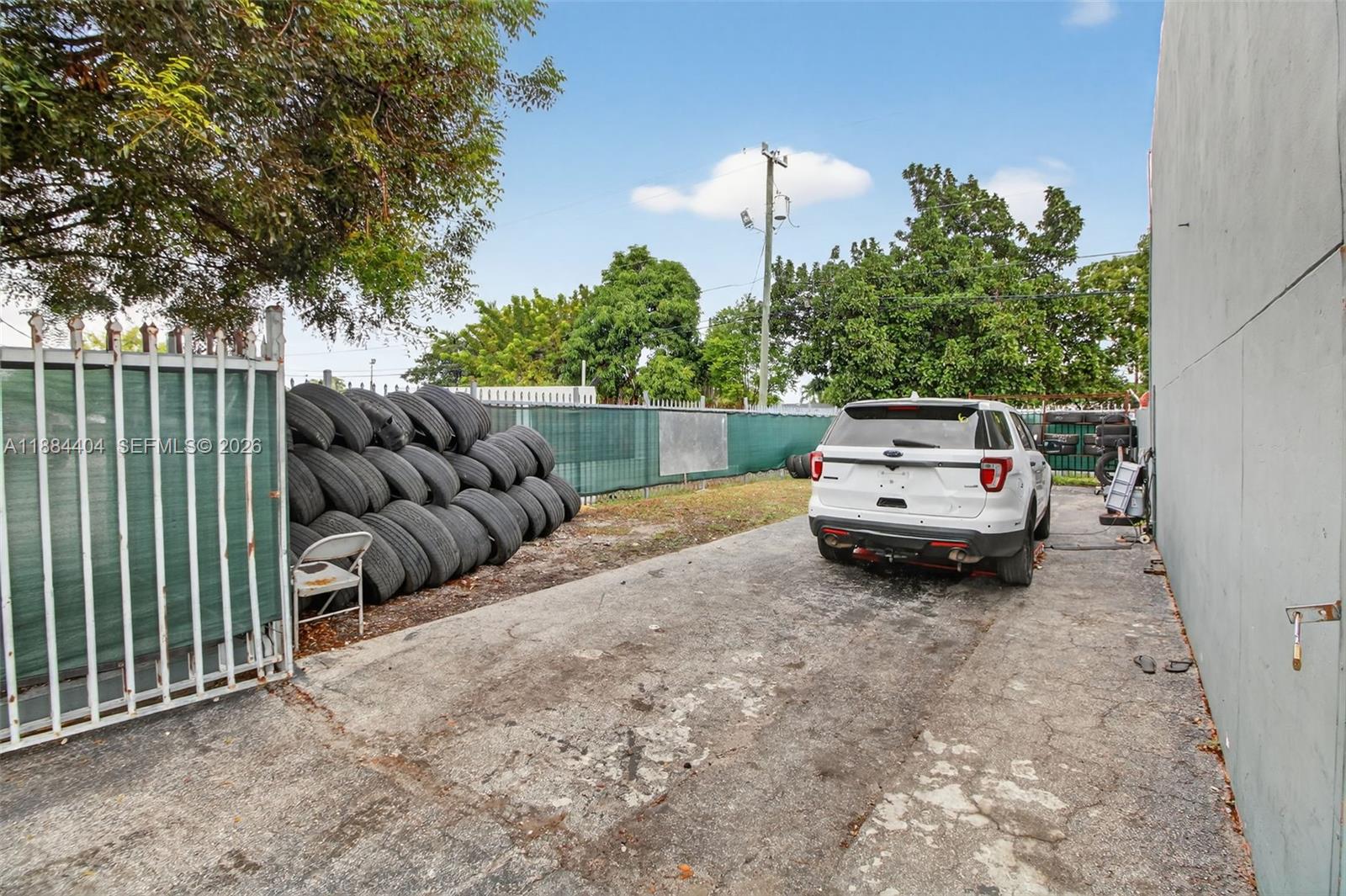 449 E Okeechobee Road Property Photo 17