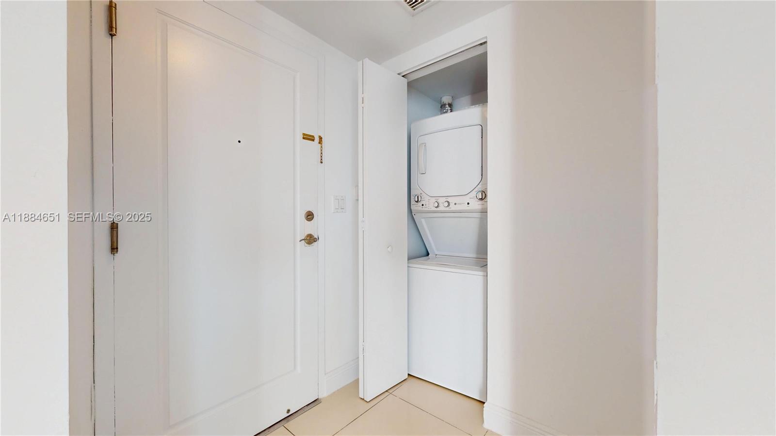 1871 S River Drive 1205 Property Photo 16