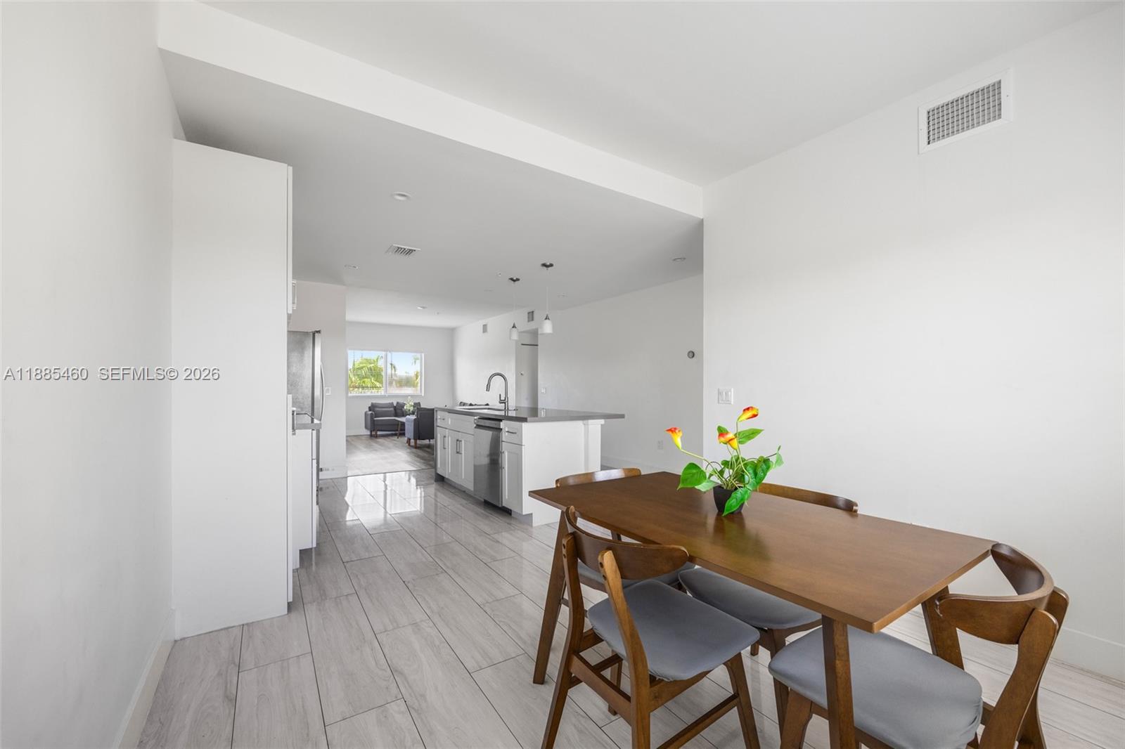 A11885460 Property Photo 12