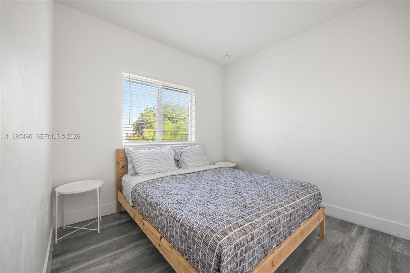 A11885460 Property Photo 15