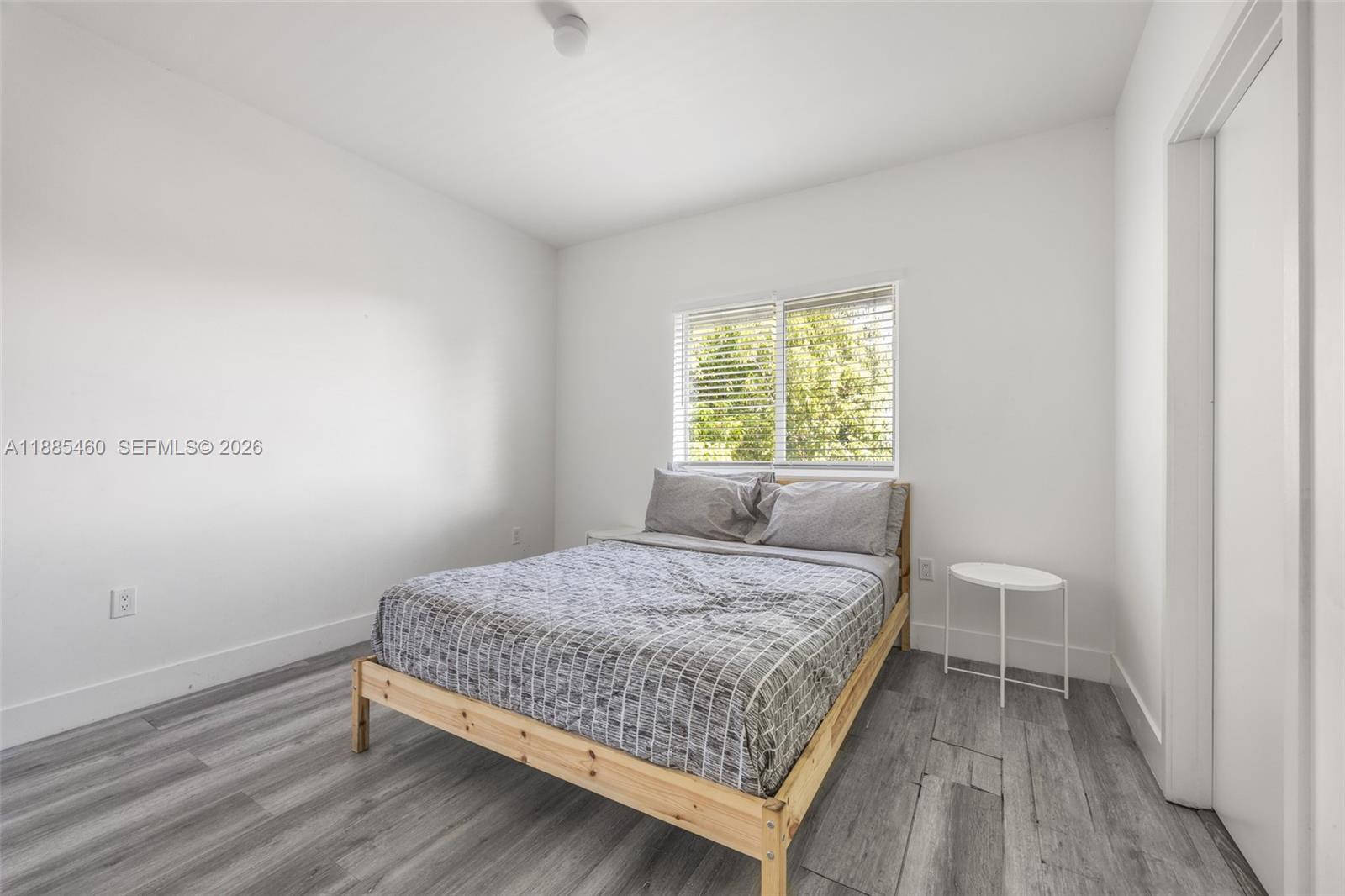 A11885460 Property Photo 16