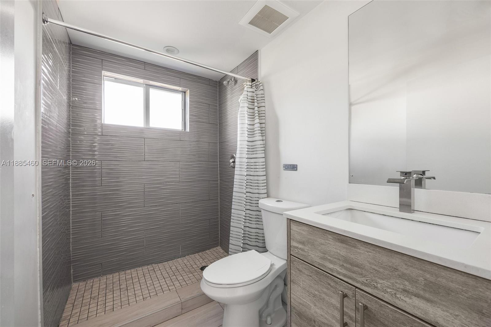 A11885460 Property Photo 17