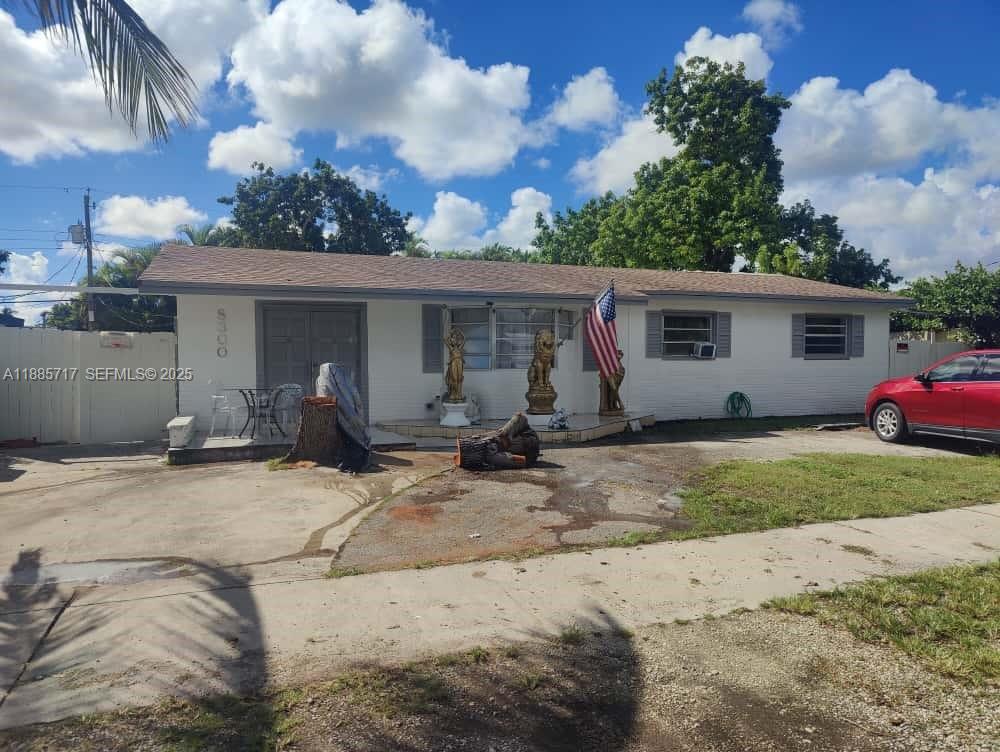 8300 Sw 46th Street Property Photo 2