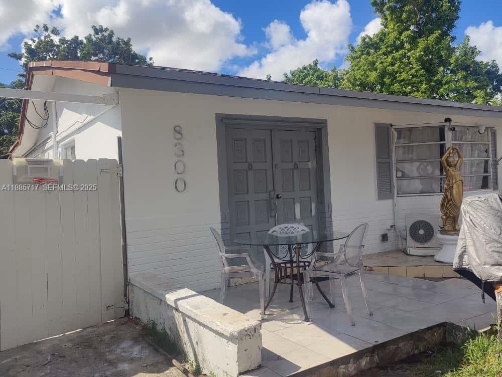 8300 Sw 46th Street Property Photo 5
