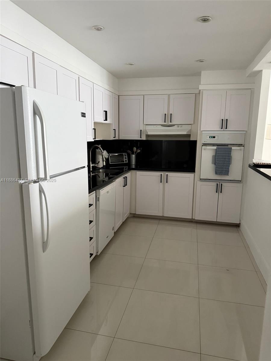 19370 Collins Avenue 904 Property Photo 6