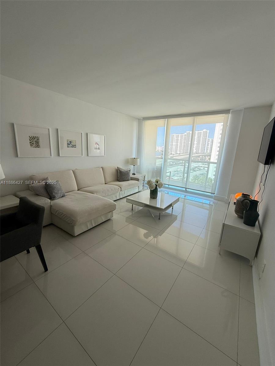 19370 Collins Avenue 904 Property Photo 9
