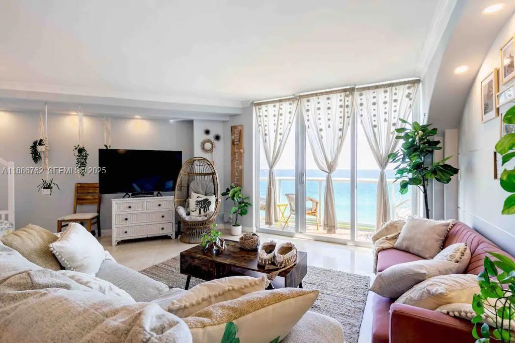 3901 S Ocean Drive 14l Property Photo 1