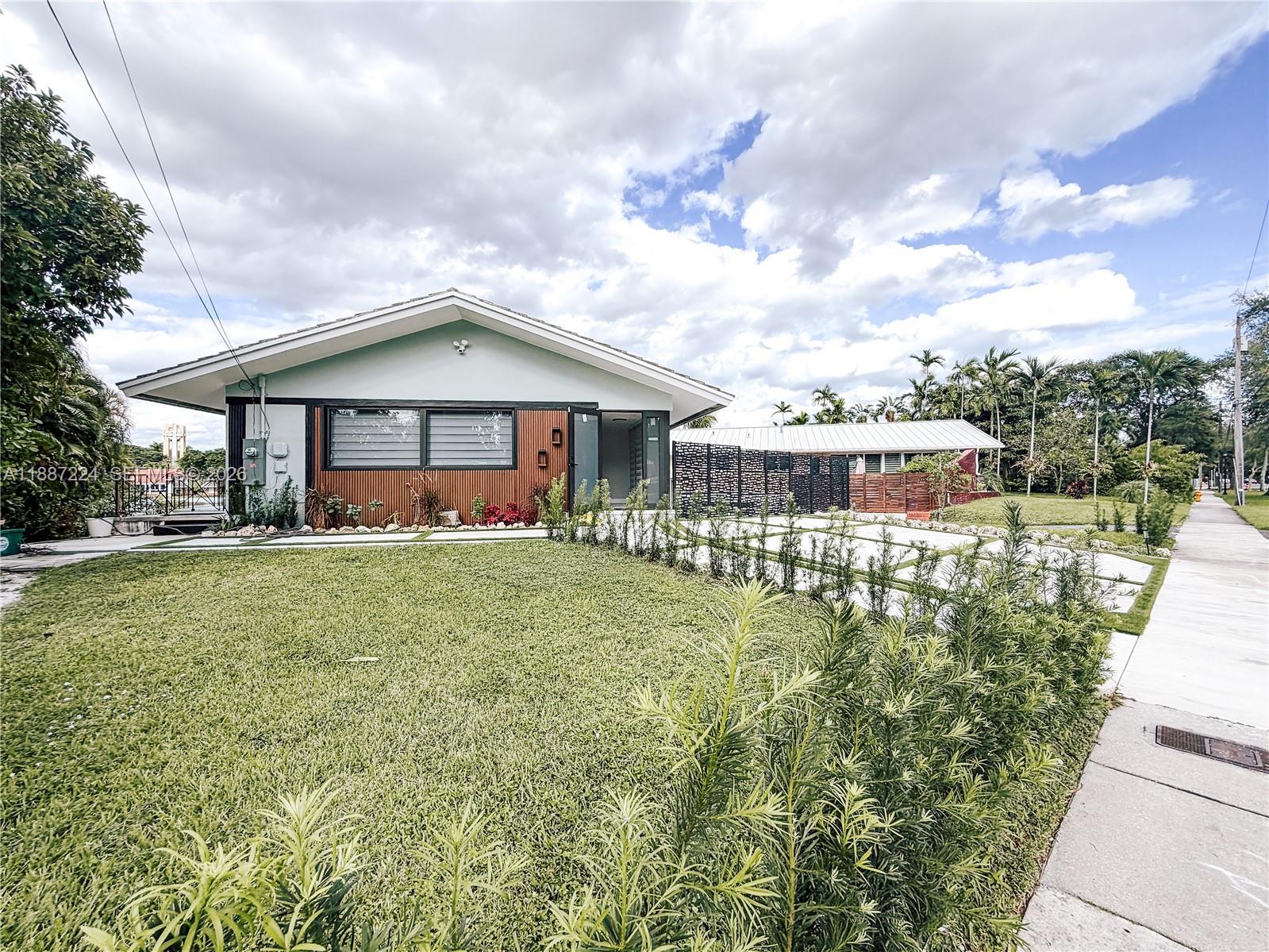 A11887224 Property Photo 4