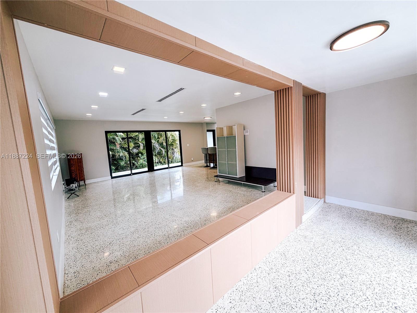 A11887224 Property Photo 18