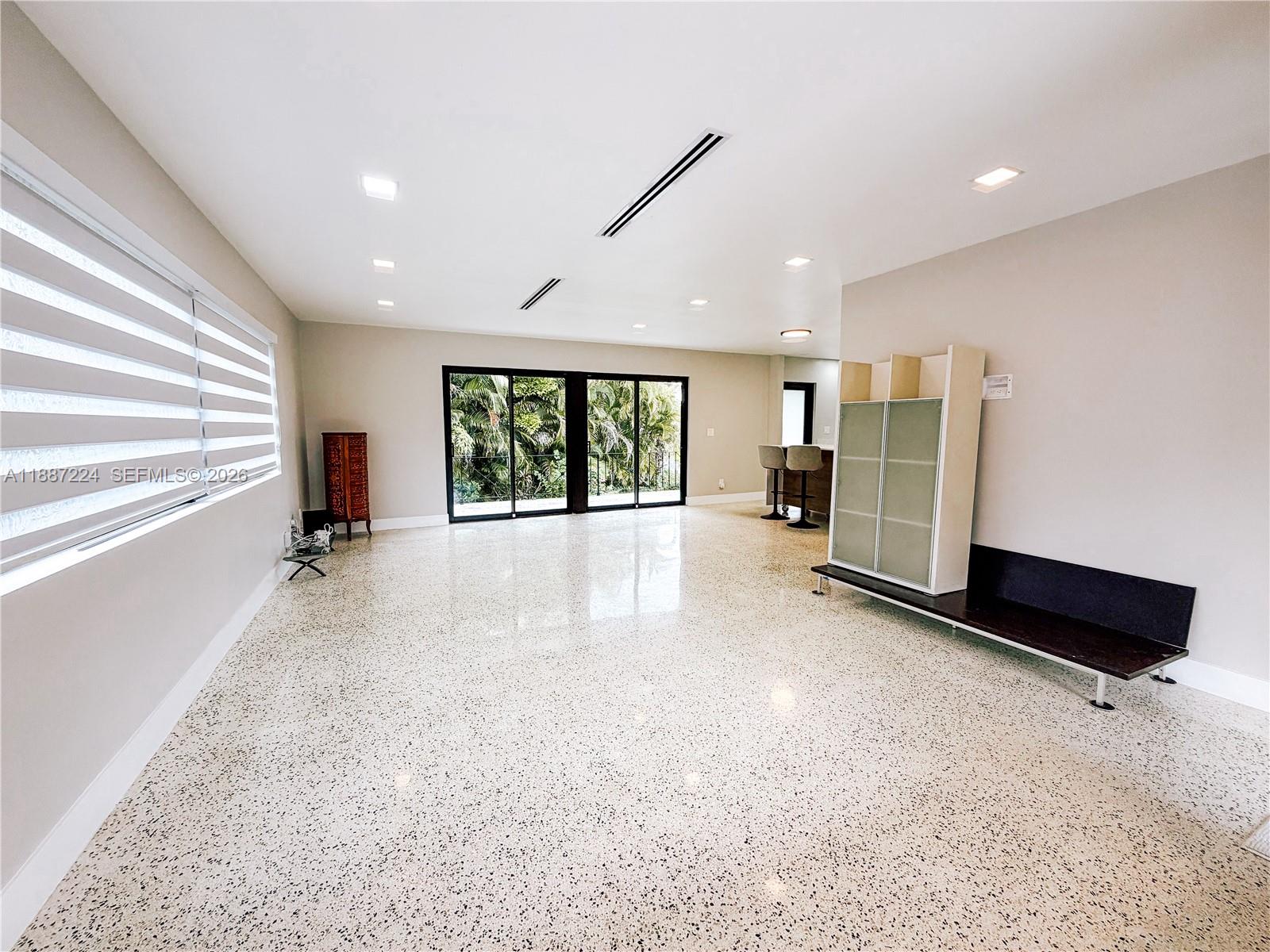 A11887224 Property Photo 20
