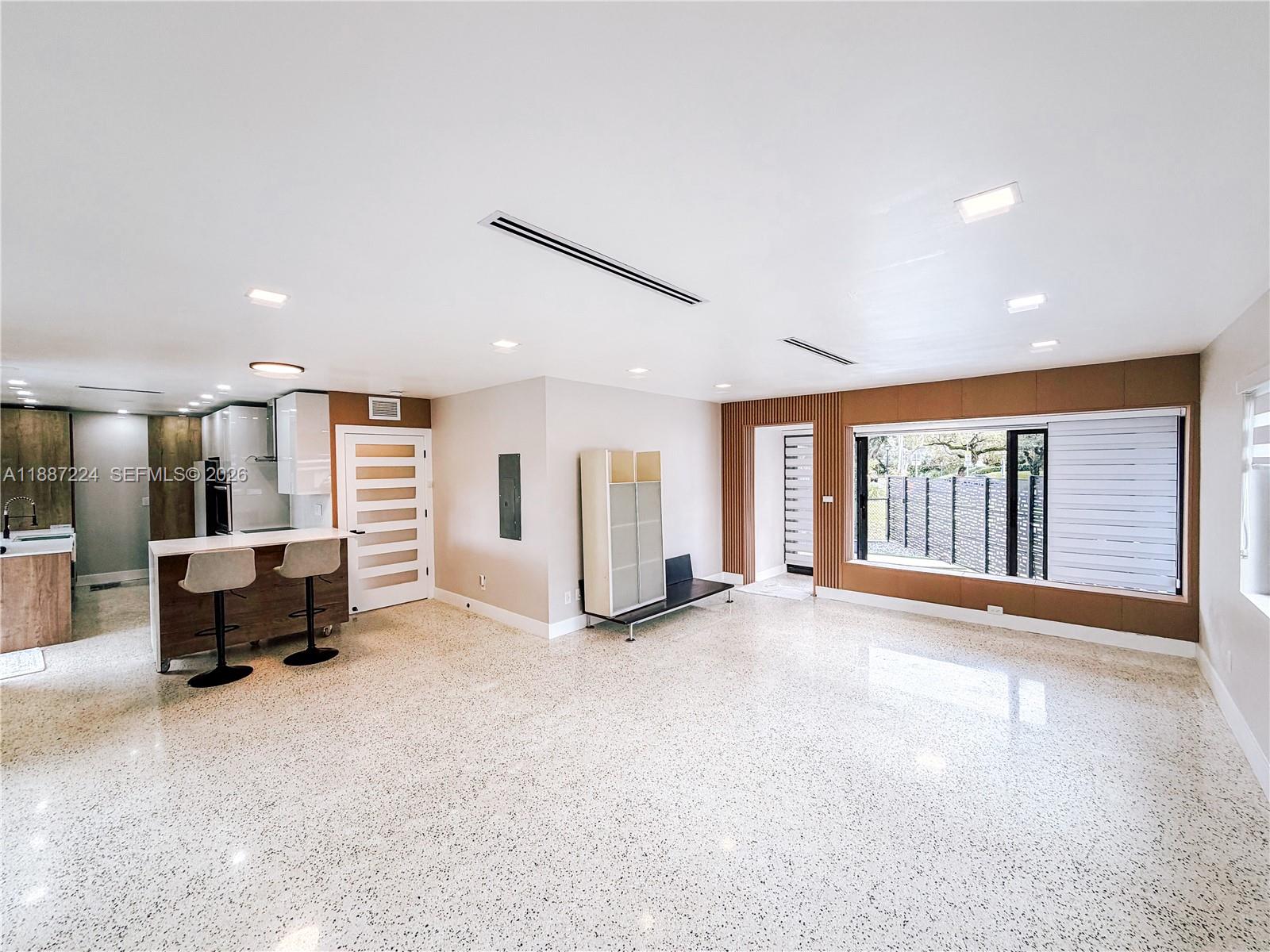 A11887224 Property Photo 22