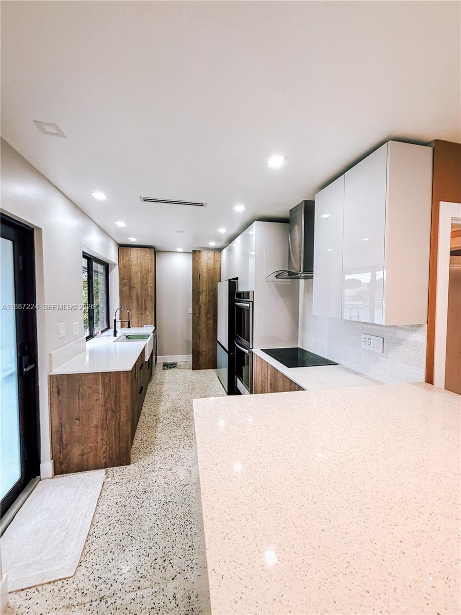 A11887224 Property Photo 23