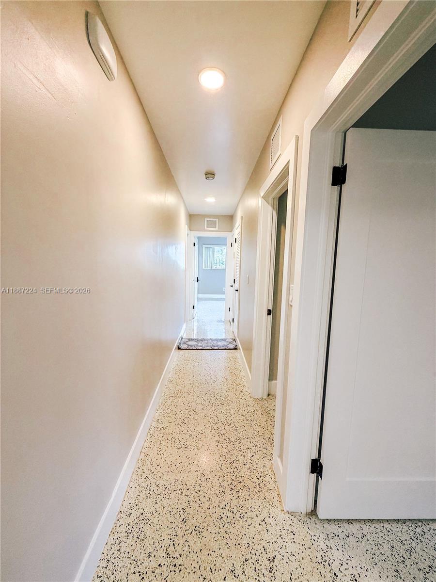 A11887224 Property Photo 31