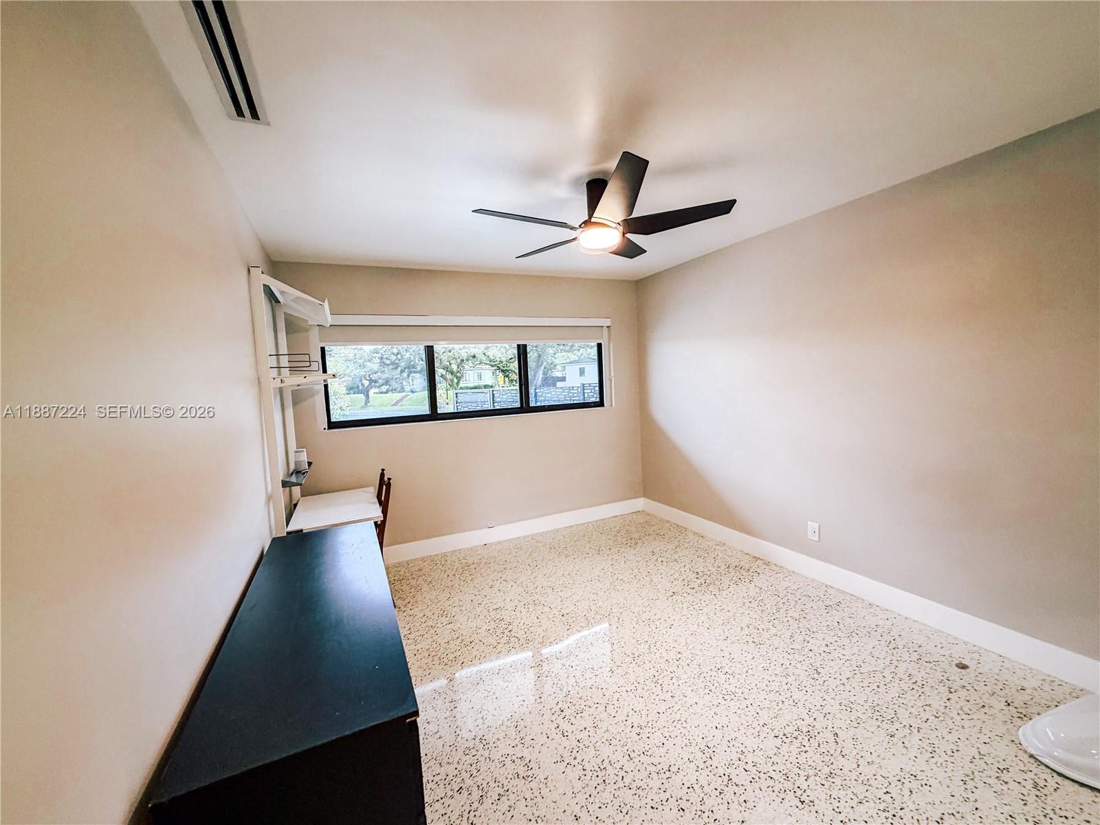 A11887224 Property Photo 33