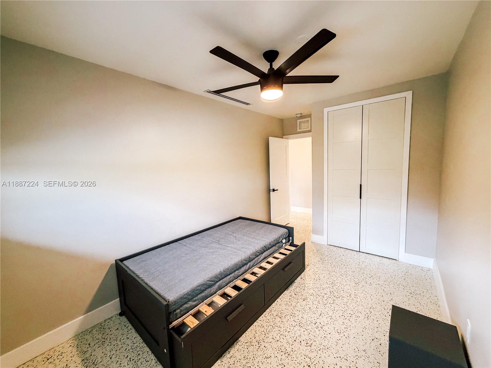 A11887224 Property Photo 35
