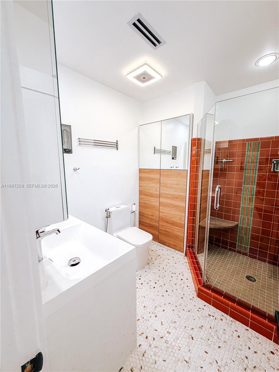 A11887224 Property Photo 41
