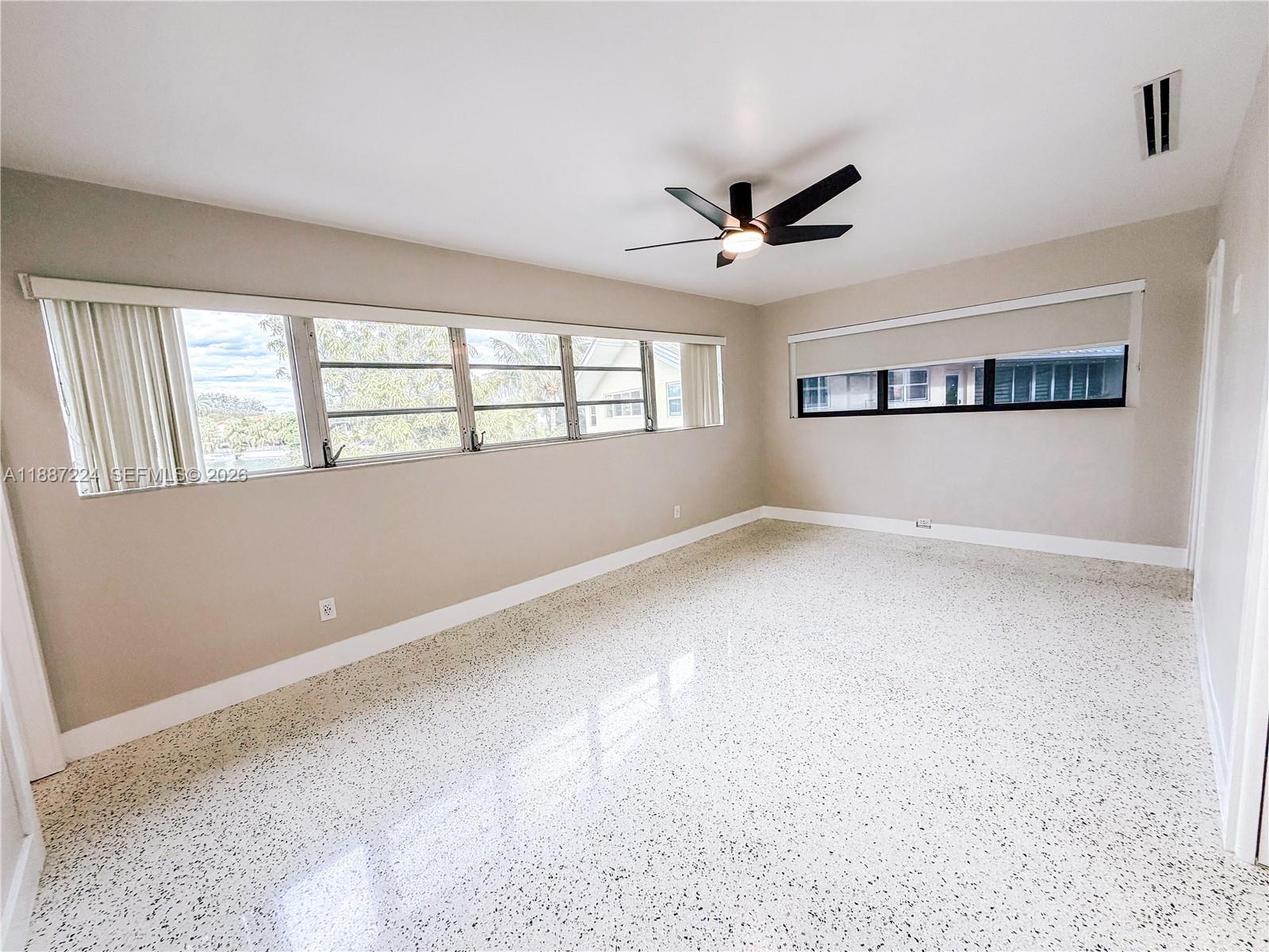 A11887224 Property Photo 43