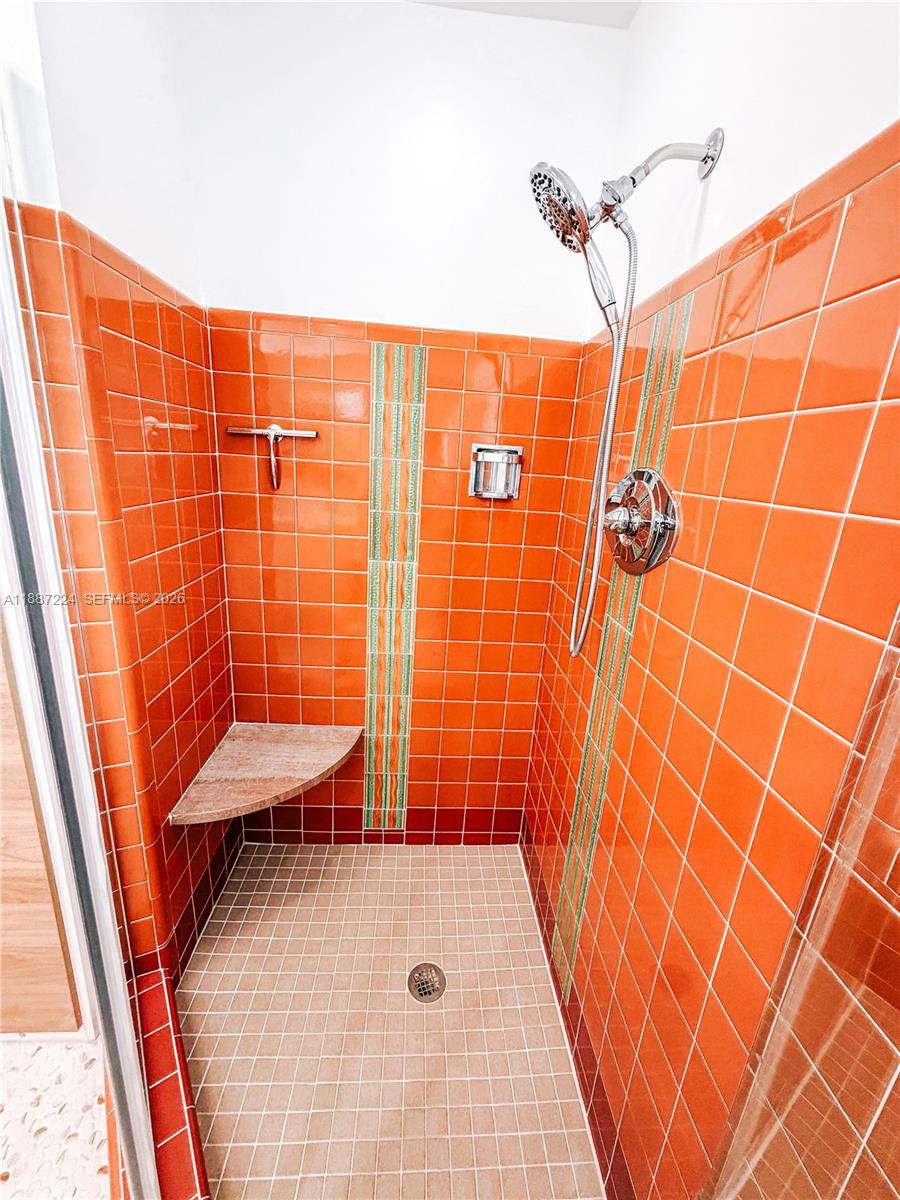 A11887224 Property Photo 44