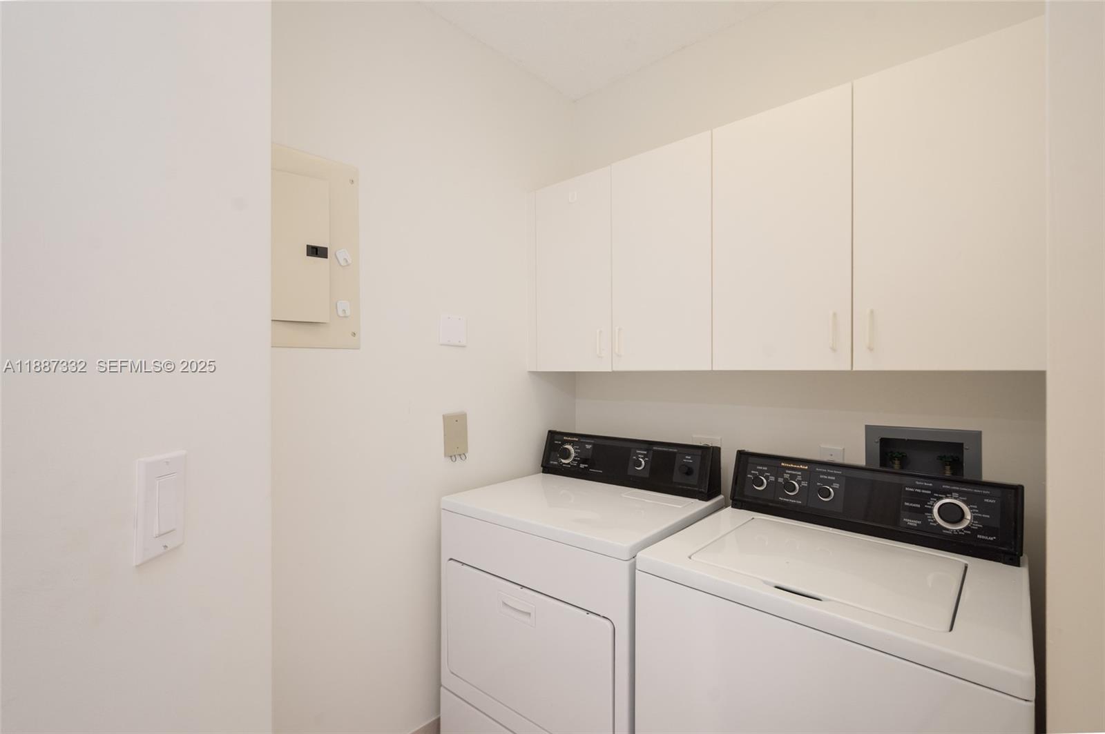 2000 Island Boulevard 1002 Property Photo 17