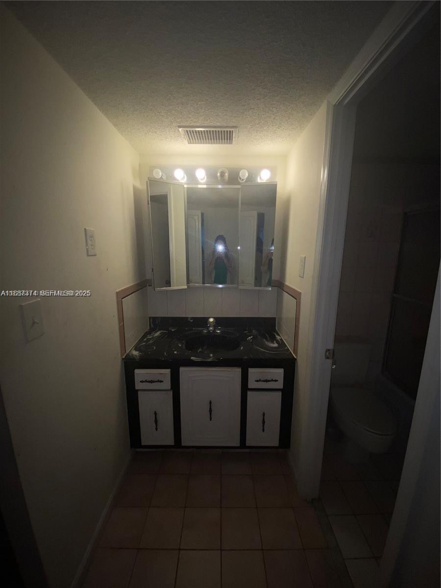 A11887374 Property Photo 10